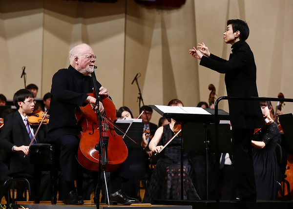 大提琴家林 · 哈勒爾在陳琳攜手中國青年交響樂團在第九屆中央音樂學院國際室內樂音樂節閉幕式音樂會中演出.jpg